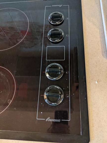 Amana counter range with Halogen element