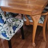 Dining Room Oak Table for sale in Gloversville NY by Garage Sale Showcase member CristineE, posted 06/26/2023