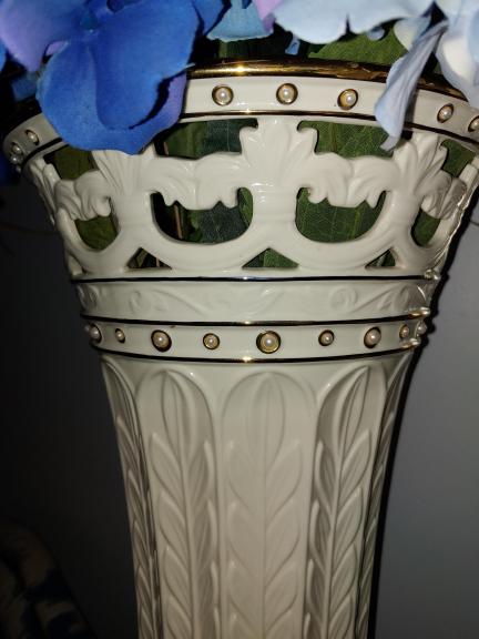 Lenox large pearl trim vase
