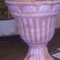 Ceramic Vase for sale in Franklin Parish LA by Garage Sale Showcase member Shelby74, posted 10/07/2022