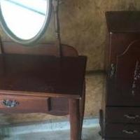 Jewelry box and makeup desk for sale in Tiffin OH by Garage Sale Showcase member Letitride, posted 05/03/2022