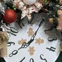 Gingerbread Christmas Clock for sale in Richmond TX by Garage Sale Showcase member tanchee, posted 10/28/2023
