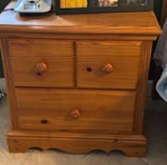 QUEEN PINE BEDROOM SUITE