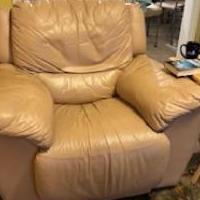 Leather Recliner for sale in Miami FL by Garage Sale Showcase member ctshriner, posted 03/26/2025