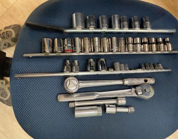 INCH AND METRIC SOCKET SETS WITH RATCHETS for sale in Dallas GA