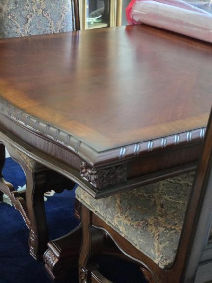 Formal Dinning Room Set seats 6 for sale in Mount Vernon OH