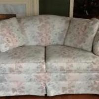 Love Seat for sale in Tiffin OH by Garage Sale Showcase Member Garage Sale George