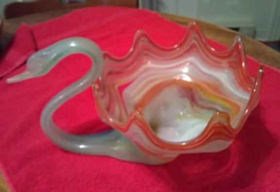 Decorative art glassware swan
