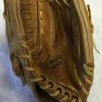 Baseball Glove for sale in Trinity FL by Garage Sale Showcase member jdelancey, posted 07/15/2018