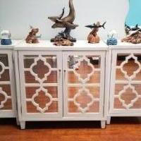 Console cabinet with 2 end tables for sale in Sarasota FL by Garage Sale Showcase member Cwilliams7262@gmail.com, posted 06/28/2018