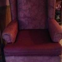 Vintage chair for sale in Carlyle IL by Garage Sale Showcase member bbsissy1210, posted 06/16/2018