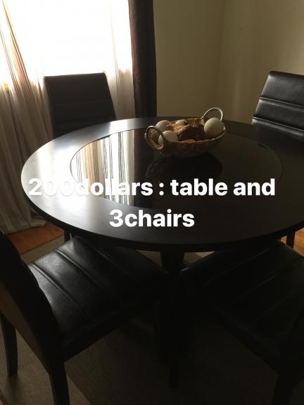 Round Dinner table and 3dinning chairs for sale in Drexel Hill PA