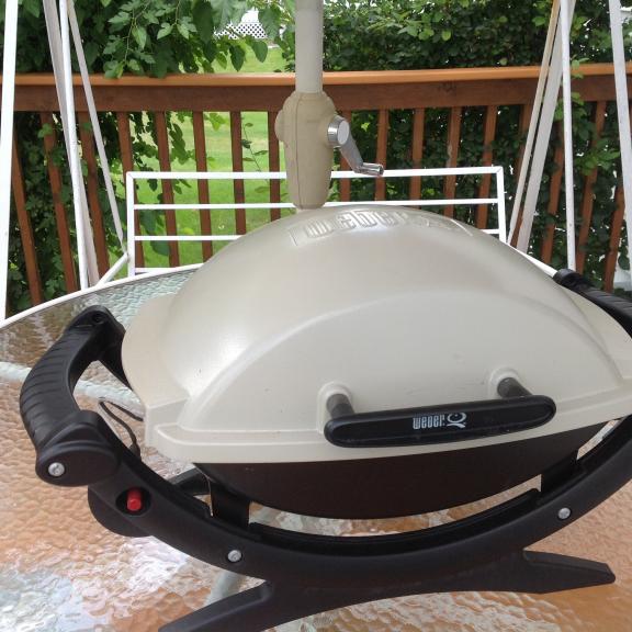 Weber Table Top Gas Grill for sale in Mt Pleasant MI