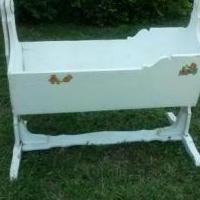 Antique rocking solid wood cradle for sale in Pampa TX by Garage Sale Showcase member Vic Veteran, posted 08/01/2018