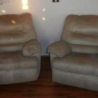 Recliners for sale in Oregon IL by Garage Sale Showcase member Soffelea, posted 03/05/2018