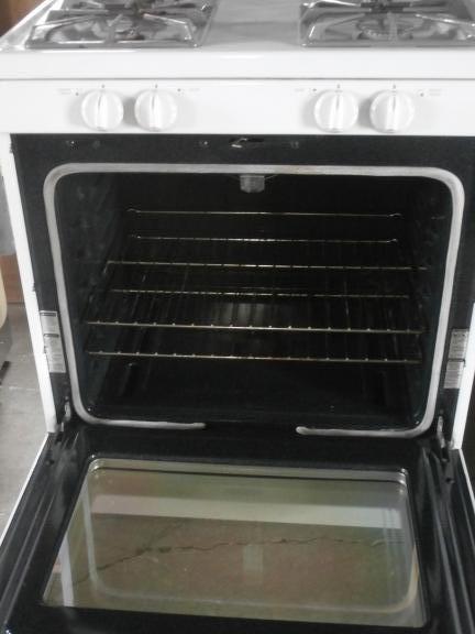 Amana Refrigerator & Gas stove