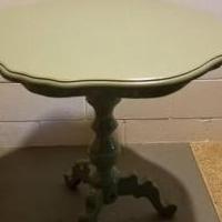 Accent Table for sale in Hutchinson MN by Garage Sale Showcase member Bruwho65, posted 07/29/2018