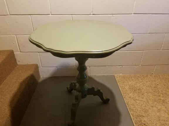 Accent Table for sale in Hutchinson MN