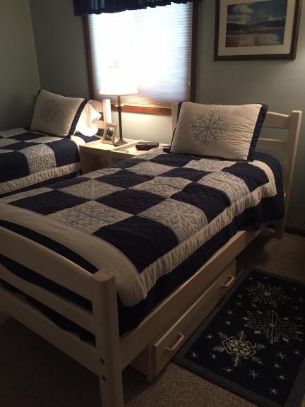White oak bunk beds for sale in Tabernash CO