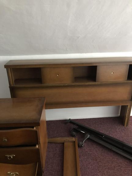 Bedroom set for sale in Summit Hill PA
