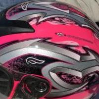 Women’s Large Motorcycle Helmet for sale in Columbus IN by Garage Sale Showcase member Takkybug, posted 09/23/2018