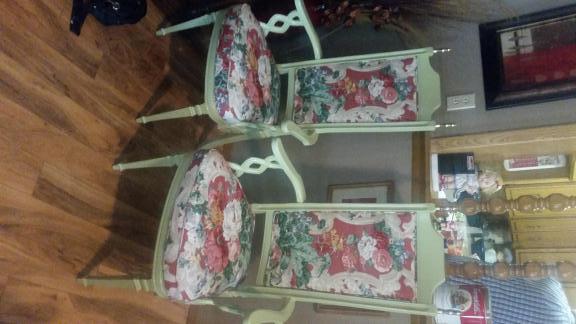 Dining room chairs for sale in Maysville OK