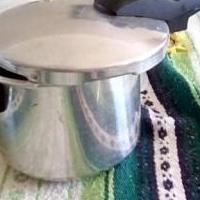Pressure cooker, for sale in Brownsburg IN by Garage Sale Showcase member Lyndasz, posted 04/27/2018