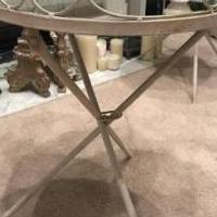 End tables for sale in Westampton NJ by Garage Sale Showcase member Rrams1319, posted 06/25/2018