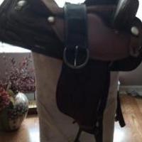 Western pleasure saddle for sale in Naples FL by Garage Sale Showcase member mihellings, posted 05/07/2018