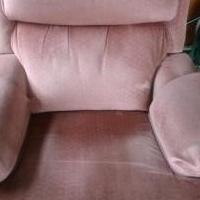 Recliner for sale in Findlay OH by Garage Sale Showcase member Somf27, posted 03/01/2018