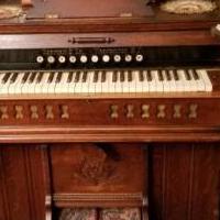 Old Billows Organ for sale in Nevada City CA by Garage Sale Showcase member Kenneth, posted 03/26/2018