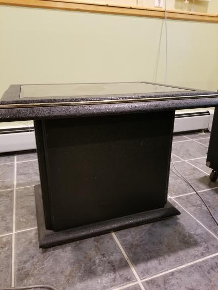 Cocktail and side tables (set of 3)