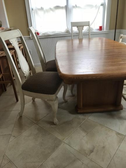 Dining table for sale in Dunedin FL