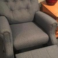 Recliner for sale in Newland NC by Garage Sale Showcase member Wesleydeal, posted 04/29/2018