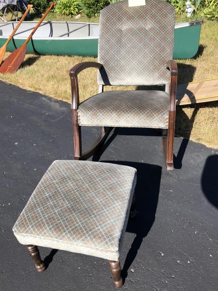 Rocking chair & matching ottomam for sale in Greenbush MI
