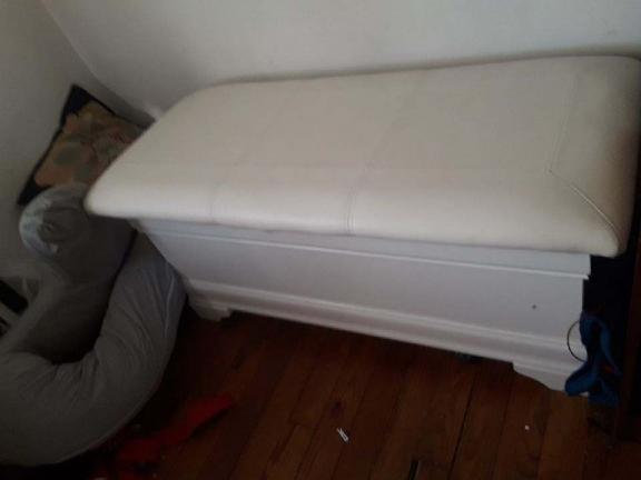 Queen White wooden sleigh bed with matching storage trunk