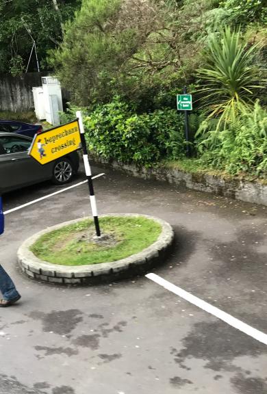 Garage sale in Iowa City, Iowa of Garage Sale Showcase Member J.Ball. 2 items currently listed for sale.